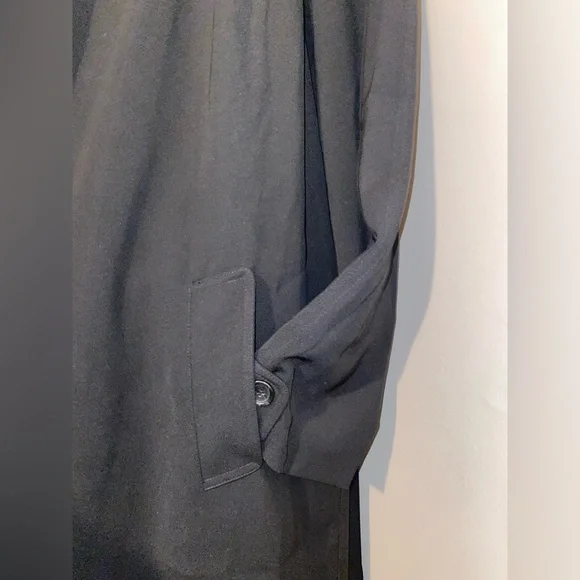 Gallery Woman Elegant Black Jacket/Trench Coat - Picture 3 of 7